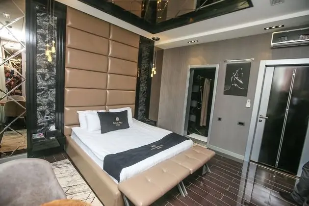 Standard Stüdyo, 1 En Büyük (King) Boy Yatak, Sigara İçilebilir, Bahçe Manzaralı