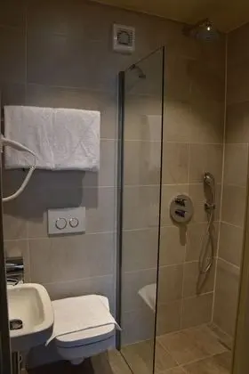 Tek Büyük Yataklı Oda, Kanal Manzaralı