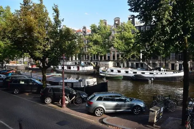 Tek Büyük Yataklı Oda, Kanal Manzaralı (Small)