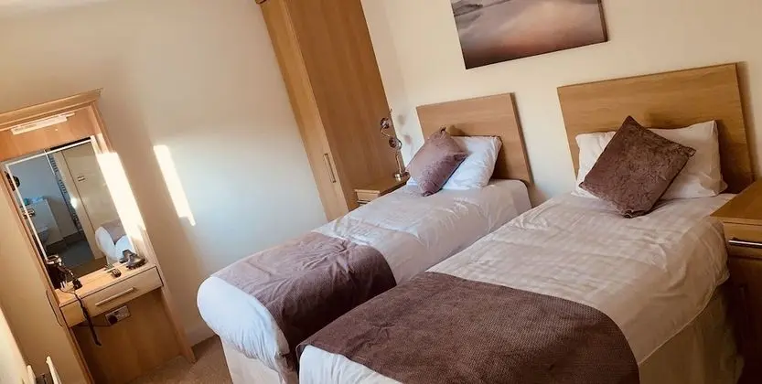 Traditional İki Ayrı Yataklı Oda