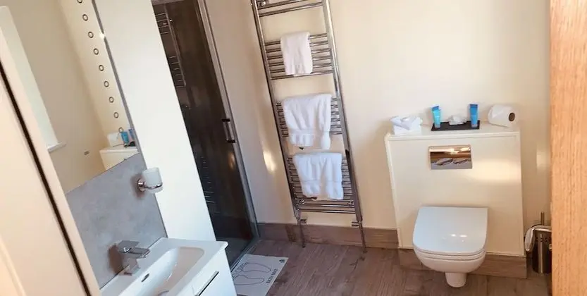 Traditional Tek Büyük Yataklı Oda