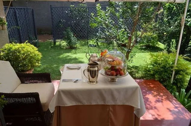 Luxury Tek Büyük veya İki Ayrı Yataklı Oda, Bahçeli