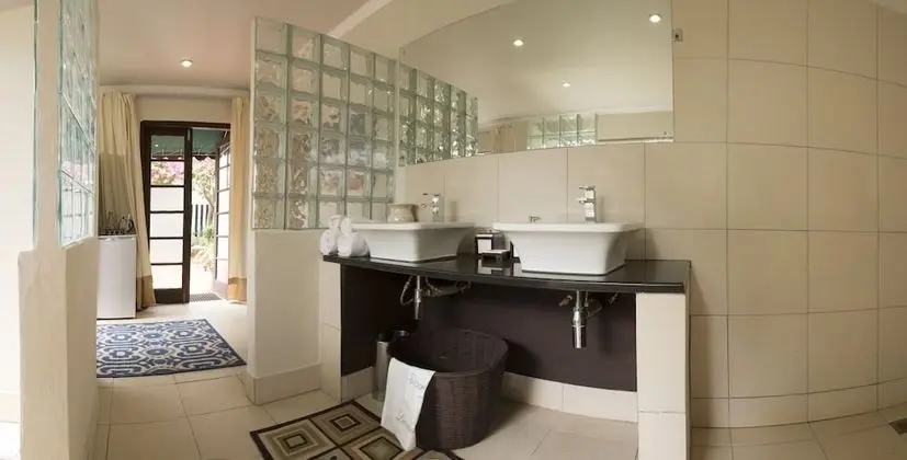 Luxury Tek Büyük veya İki Ayrı Yataklı Oda, Bahçeli