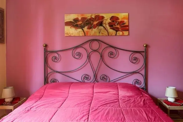 Romantic Oda, Dağ Manzaralı (Red Room)