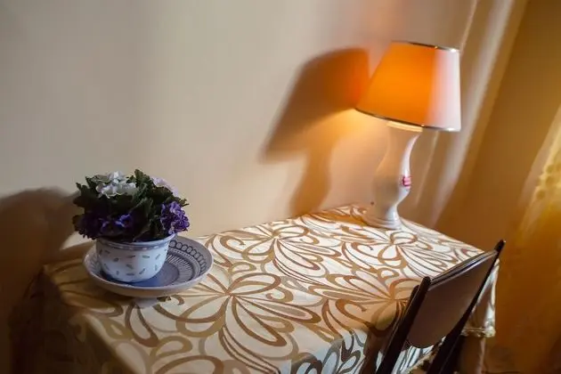 Romantic Oda, Dağ Manzaralı (Red Room)