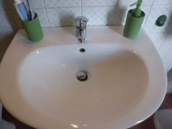 Romantic Oda, Dağ Manzaralı (Red Room)