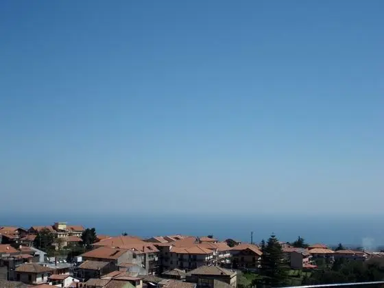 Romantic Oda, Dağ Manzaralı (Red Room)