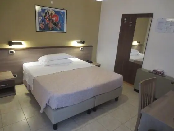 Üç Kişilik Oda, Birden Çok Yatak, Sigara İçilmez