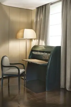 Armani premiere room