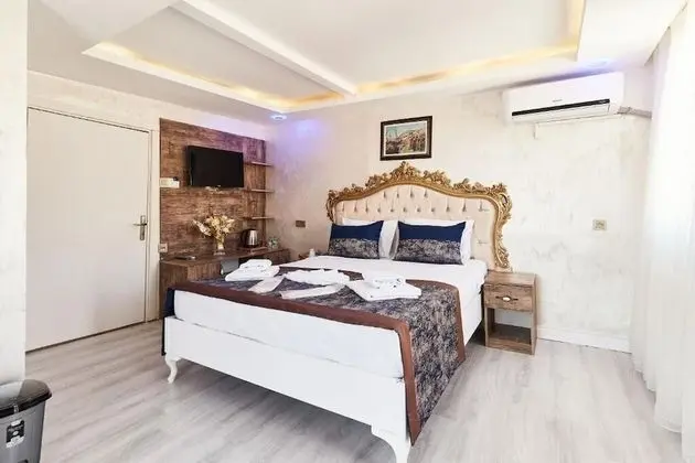 Deniz Manzarali Standard 2 Kişilik Oda