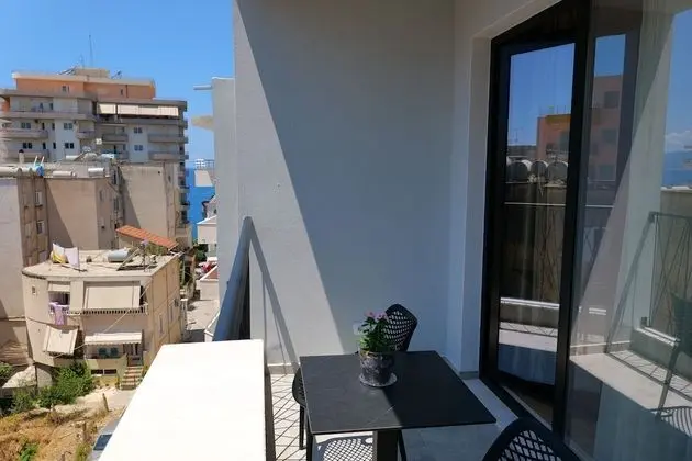Üç Kişilik Oda, Balkon