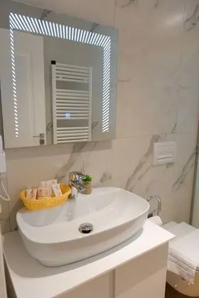 Üç Kişilik Oda, Balkon