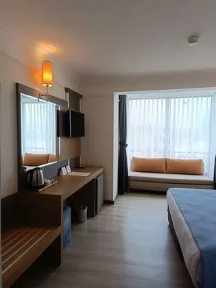 Standart Kara Manzaralı