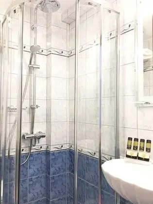Standard Tek Büyük Yataklı Oda, Havuz Manzaralı