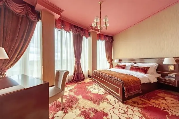 Premium Tek Büyük Yataklı Oda