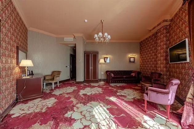 Premium Tek Büyük Yataklı Oda