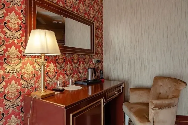 Premium Tek Büyük Yataklı Oda