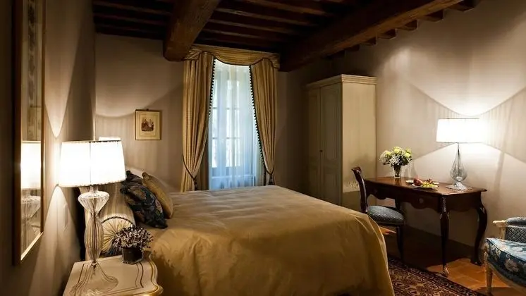 Classic Tek Büyük Yataklı Oda