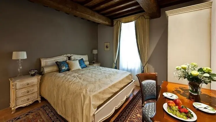 Classic Tek Büyük Yataklı Oda