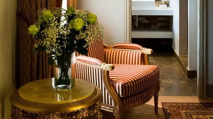 Classic Tek Büyük Yataklı Oda