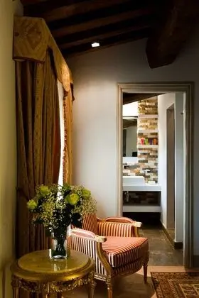 Classic Tek Büyük Yataklı Oda