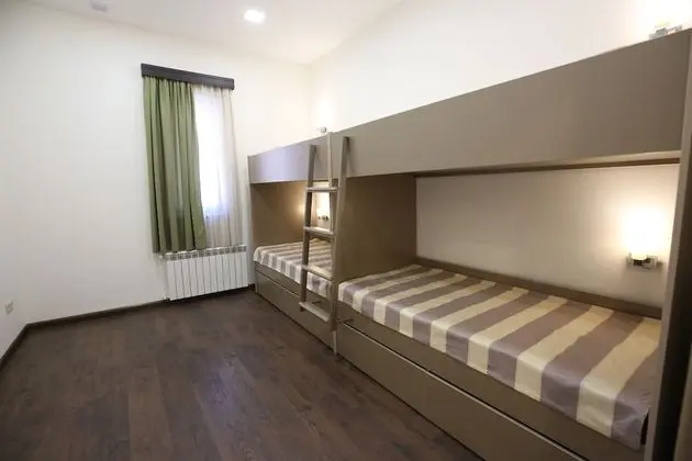 Basic Ortak Ranzalı Oda, Sadece kadınlar için