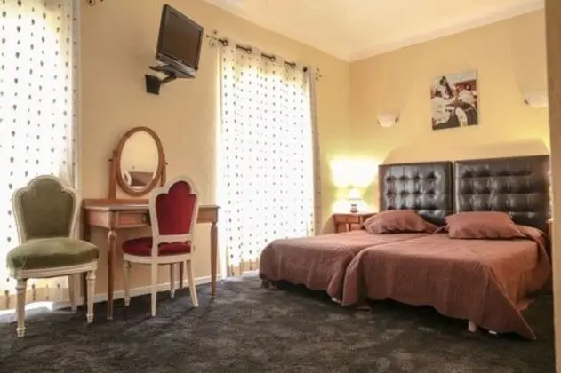 Dört Kişilik Oda, Bahçe Manzaralı