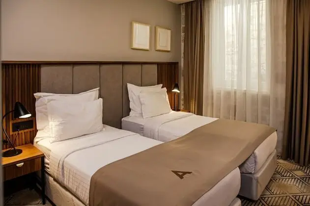Standard Tek Büyük veya İki Ayrı Yataklı Oda, Şehir Manzaralı