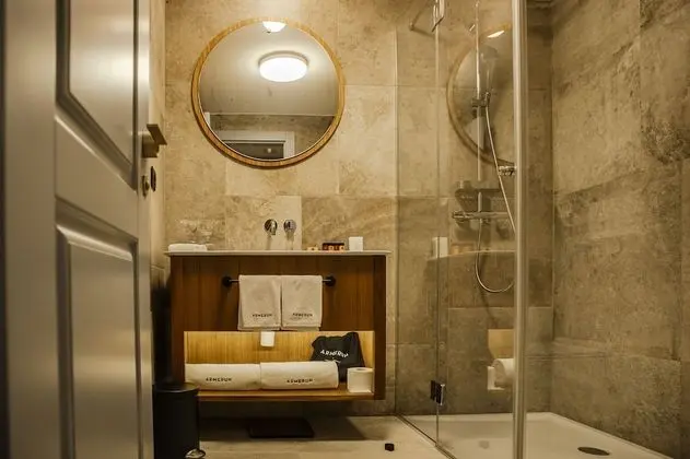 Standard Tek Büyük veya İki Ayrı Yataklı Oda, Şehir Manzaralı