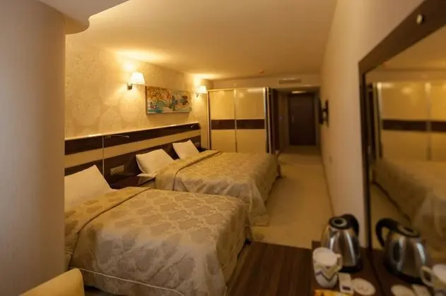 Aile Odası, Şehir Manzaralı