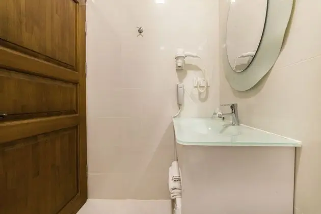 Economy Büyük Yataklı Tek Kişilik Oda