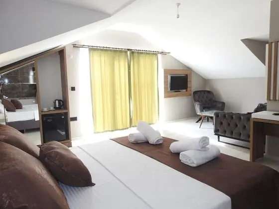 Luxury Oda