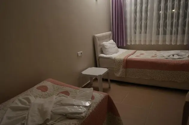 Aile Odası, Bahçe Manzaralı