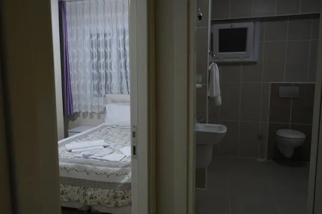 Aile Odası, Bahçe Manzaralı
