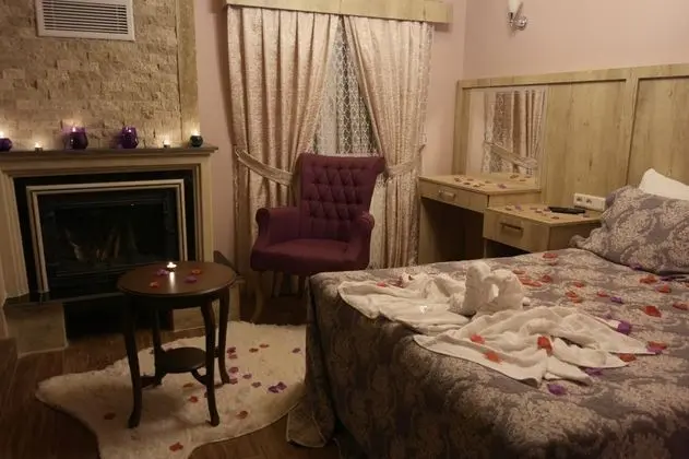 Jakuzili ve Şömineli Deluxe Oda, Bahçe Manzaralı