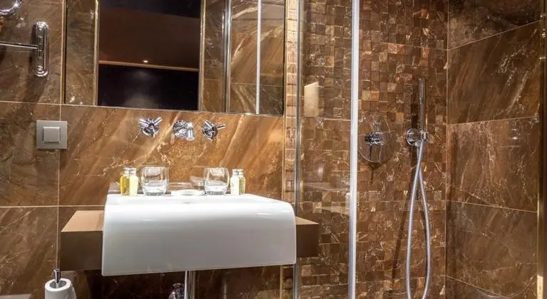 Çift ​​kişilik Superior