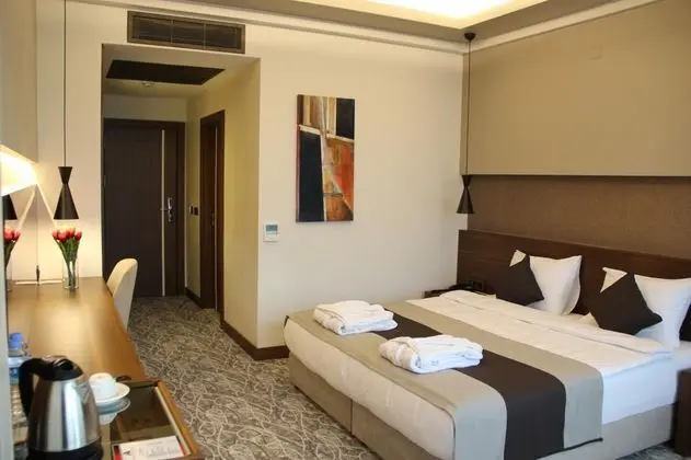Standart Oda, Şehir Manzaralı