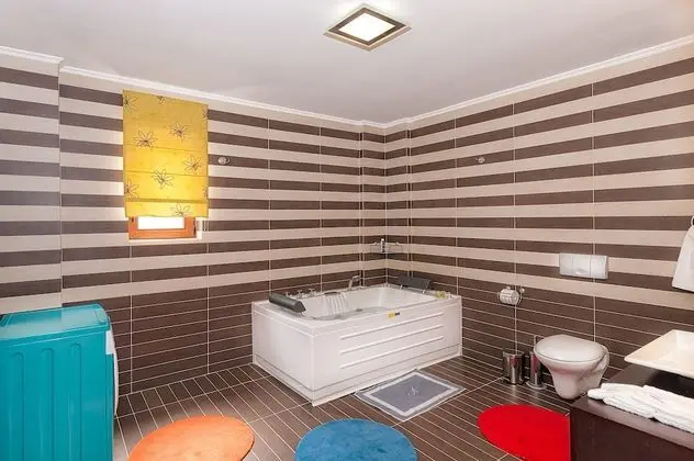 Villa, Dağ Manzaralı