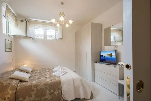 Tek Büyük Yataklı Oda, 1 Çift Kişilik Yatak