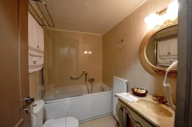 Deluxe Tek Büyük Yataklı Oda