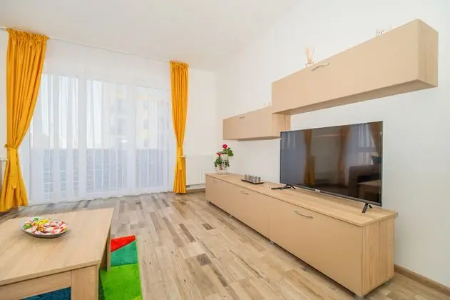 Junior Suit Capacity 1