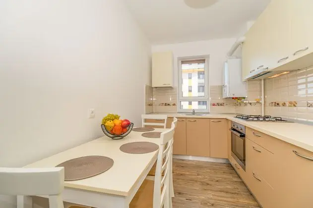 Junior Suit Capacity 1