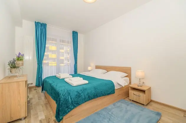 Junior Suit Capacity 1