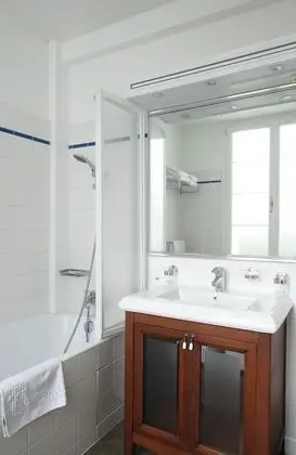 Standard Tek Büyük veya İki Ayrı Yataklı Oda
