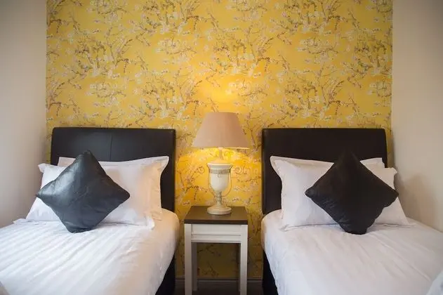 Tek Büyük Yataklı Oda (2)