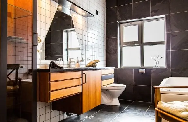Deluxe Tek Büyük Yataklı Oda, Ortak Banyo