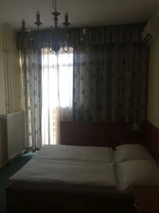 Classic Tek Büyük Yataklı Oda