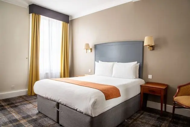 Tek Büyük Yataklı Oda