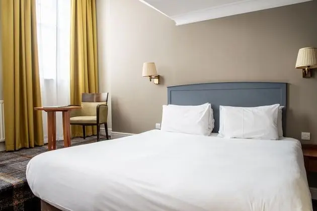 Tek Büyük Yataklı Oda