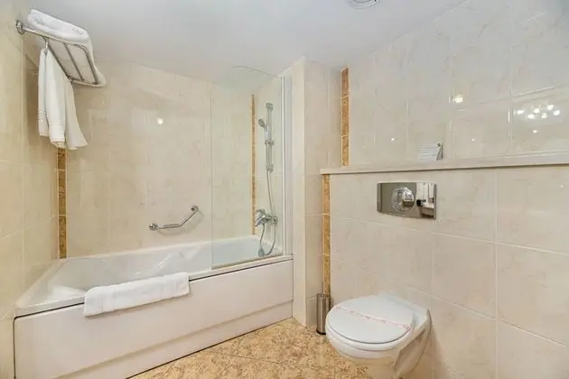 Junior Suit with SPA access